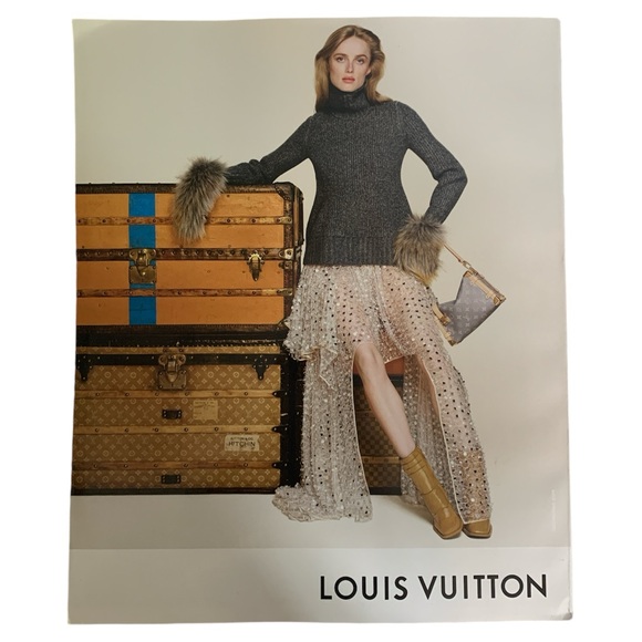 Elle Magazine September 2024 LISA Breaks Out - BLACKPINK Fall Fashion Lookbook - Picture 3 of 5